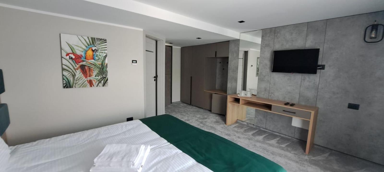 Hotel Plutitor Lebada Биказ Экстерьер фото