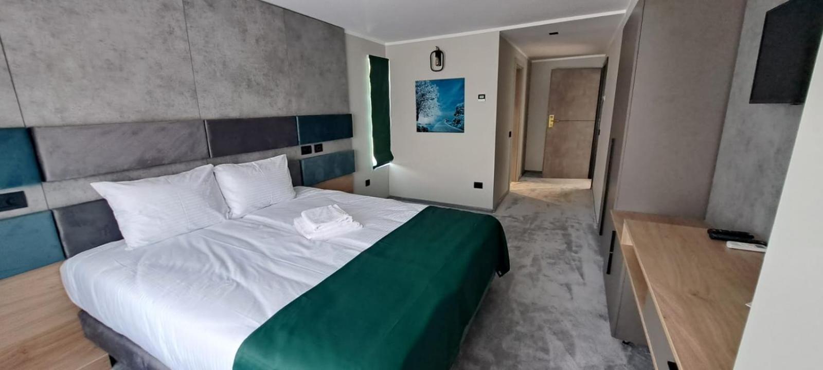 Hotel Plutitor Lebada Биказ Экстерьер фото