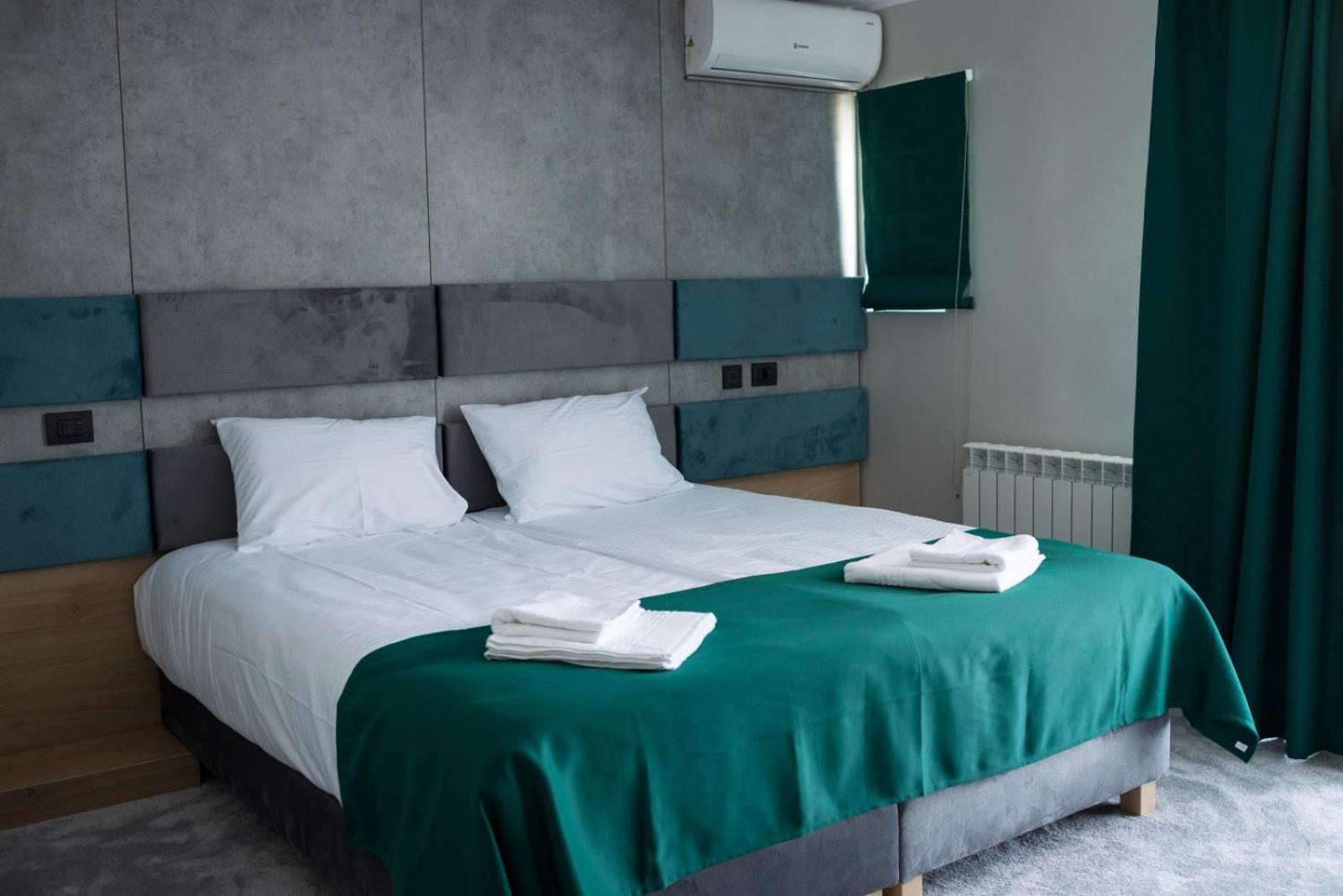 Hotel Plutitor Lebada Биказ Экстерьер фото