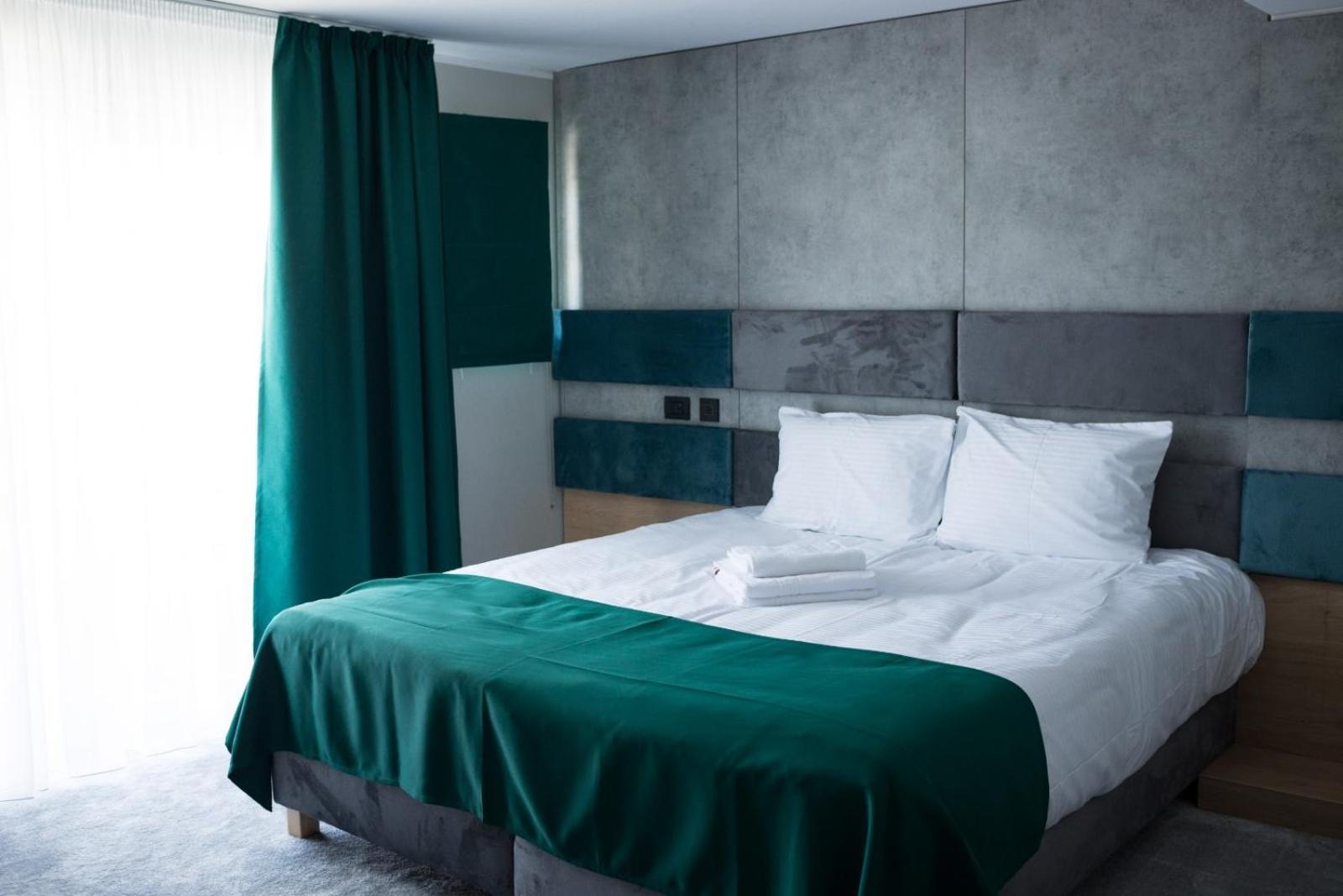 Hotel Plutitor Lebada Биказ Экстерьер фото