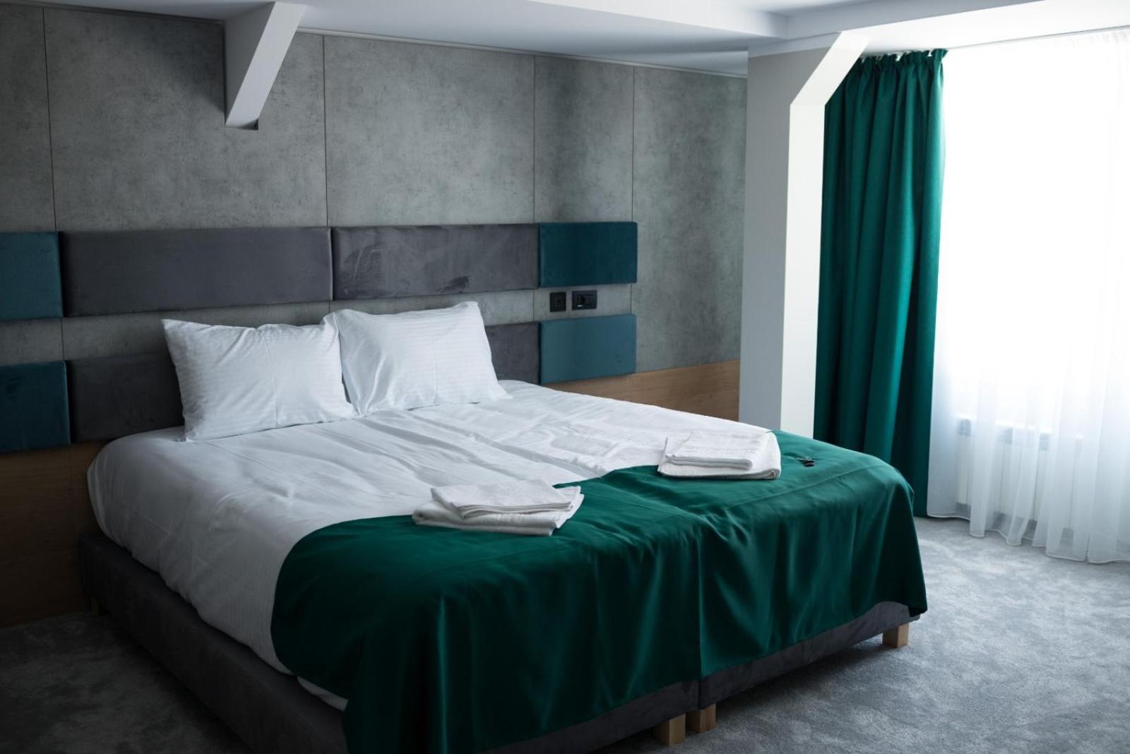 Hotel Plutitor Lebada Биказ Экстерьер фото